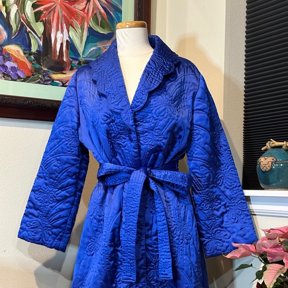 1970s Glamorous Royal Blue Iris Quilted Robe/ Housecoat or Evening Coat - Med